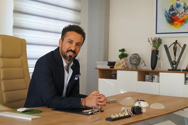 Op. Dr. Vasfi ÇELİK - Estetik, Rekonstrüktif ve Plastik Cerrah - Resim 1