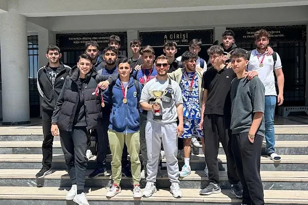 Aliya izzetbegoviç anadolu lisesi - Resim 3