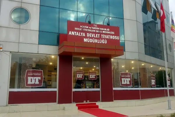 Antalya Devlet Tiyatrosu Sahnesi - Resim 14