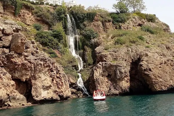 Antalya Devlet Tiyatrosu Sahnesi - Resim 19