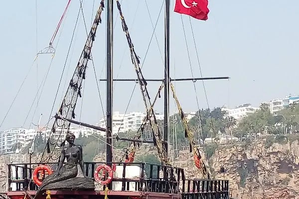 Antalya Devlet Tiyatrosu Sahnesi - Resim 20