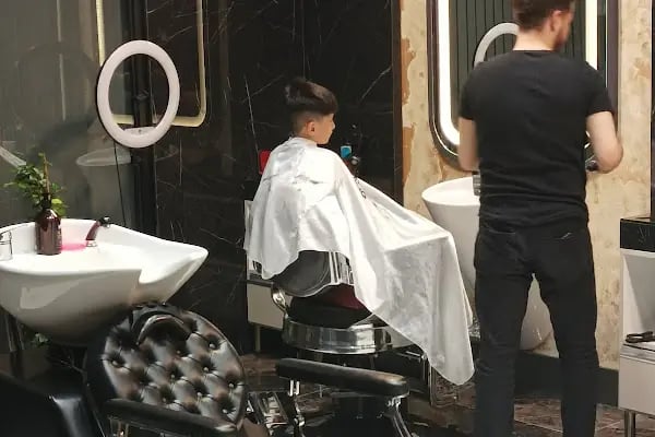The Barber Shop - Resim 17