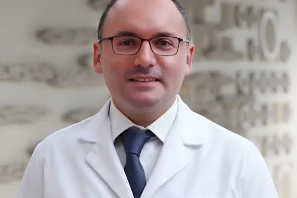 Doç. Dr. Abdulhamit Misir, Bahçeşehir Üniversitesi Göztepe Medicapark Hastanesi, Ortopedi ve Travmatoloji Bölümü - Resim 1
