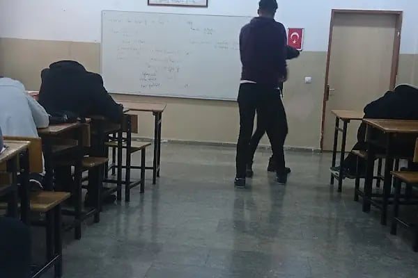 VERA KOLEJİ ORTAOKULU & VERA KOLEJİ ERKEK ANADOLU LİSESİ & VERA KOLEJİ ERKEK FEN LİSESİ - Resim 4