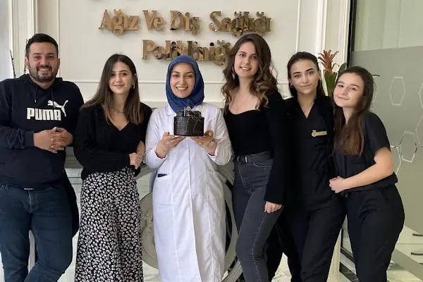 Özlüce Dent Palace Ağız ve Diş Sağlığı Polikliniği - Resim 17
