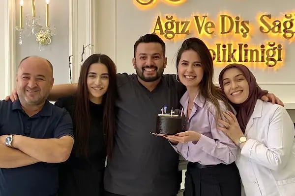 Özlüce Dent Palace Ağız ve Diş Sağlığı Polikliniği - Resim 18
