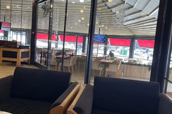 Cafe De Kal Lounge&amp;Bistro - Resim 8