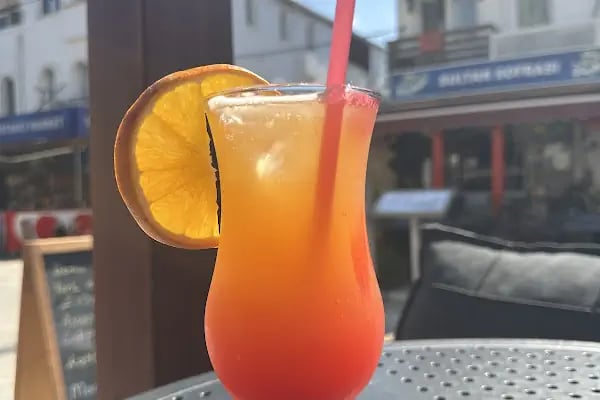 Montenegro cafe Pub - Resim 3