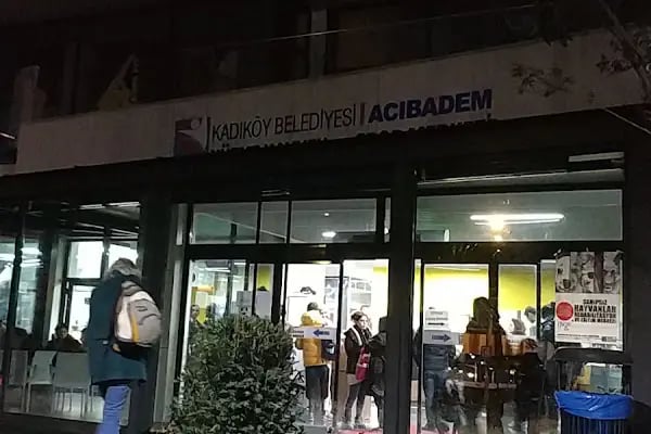 Kadıköy Belediyesi Acıbadem Yüzme Havuzu - Resim 18