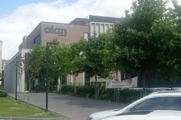 Kadıköy Belediyesi Acıbadem Yüzme Havuzu - Resim 13