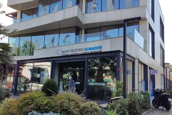Kadıköy Belediyesi Acıbadem Yüzme Havuzu - Resim 3