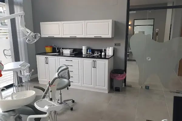 Özel Şebnem Fatih Karaman Ağız ve Diş Sağlığı Polikliniği - Resim 9