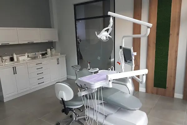 Özel Şebnem Fatih Karaman Ağız ve Diş Sağlığı Polikliniği - Resim 8