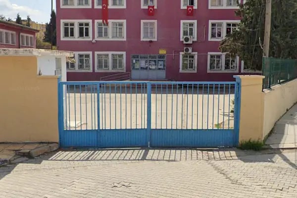 Sadettin ve Feyhan Karaata İlkokulu - Resim 1