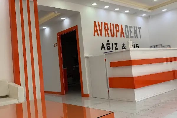 Avrupadent Buca Forbes Ağız ve Diş Sağlığı Polikliniği İzmir Gülüş Tasarımı - Resim 6