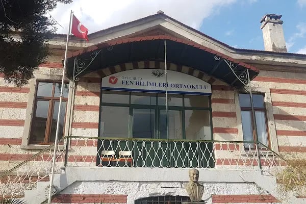 Özel Buca Fen Bilimleri Ortaokulu - Resim 2