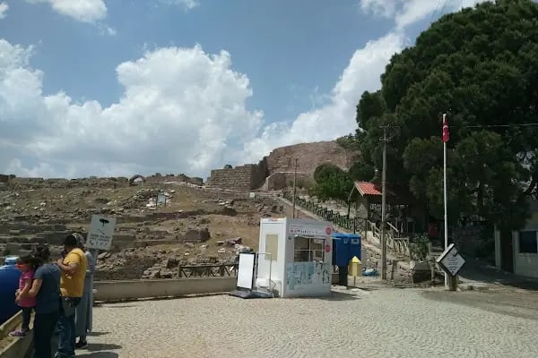 Zeus Cafe - Resim 15