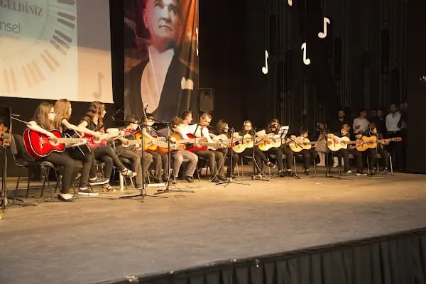 Evrensel Müzik ve Sanat Merkezi - Resim 6