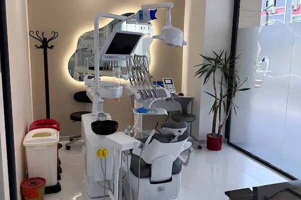 Özel Öztürk Klinik Ağız ve Diş Sağlığı Polikliniği - Resim 3