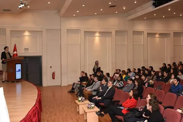 Buca Eğitim Fakültesi Konferans Salonu - Resim 17