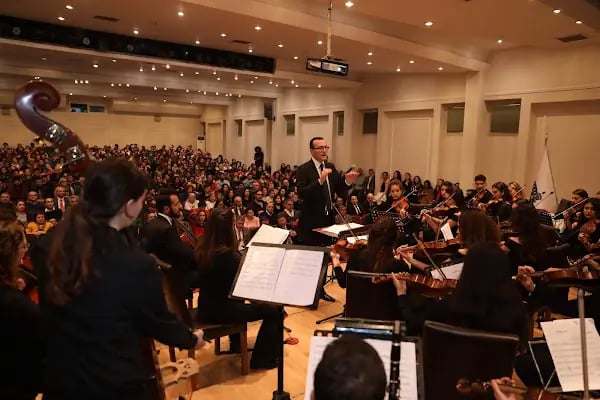Buca Eğitim Fakültesi Konferans Salonu - Resim 19