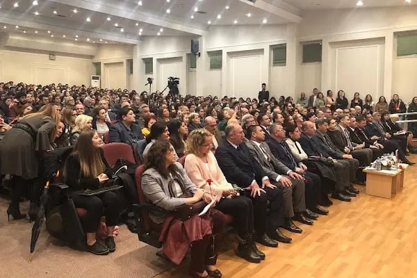 Buca Eğitim Fakültesi Konferans Salonu - Resim 10