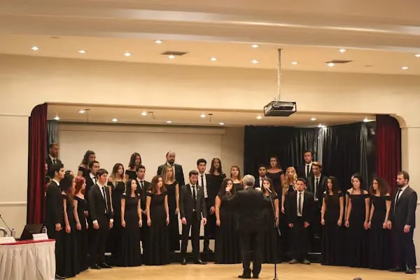 Buca Eğitim Fakültesi Konferans Salonu - Resim 3