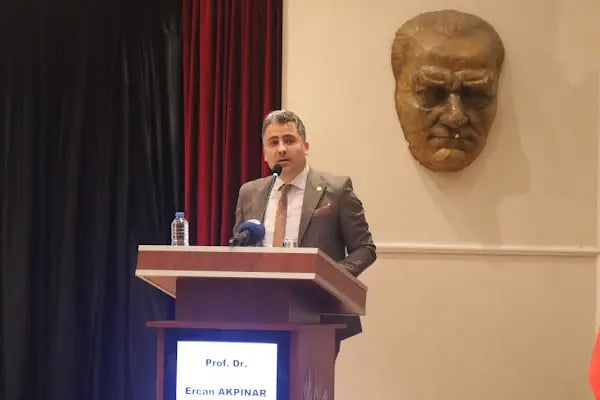 Buca Eğitim Fakültesi Konferans Salonu - Resim 16