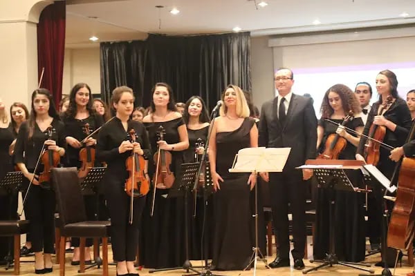 Buca Eğitim Fakültesi Konferans Salonu - Resim 12