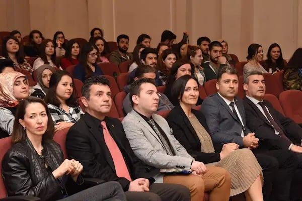 Buca Eğitim Fakültesi Konferans Salonu - Resim 20