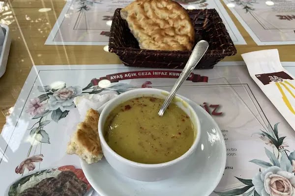 Nuri Efendi Cafe &amp; Bistro - Resim 3