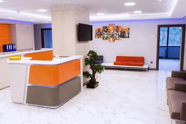 Prof. Dr. Akın Uğraş Ortopedi, Travmatoloji, Omurga Cerrahisi - Resim 3