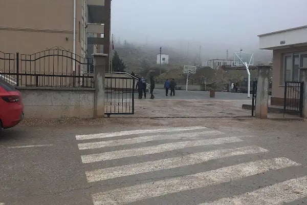 Abdülhamit Han Anadolu İmam Hatip Lisesi - Resim 3