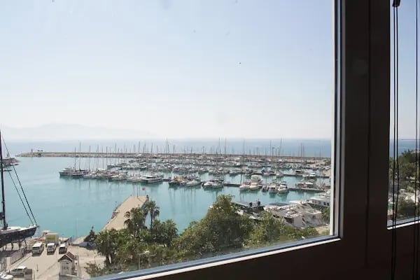 CELINA ROOFTOP BAR - Resim 13