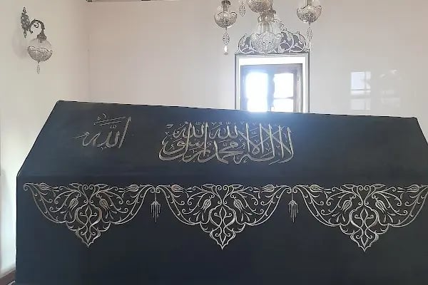 Şeyh İzzettin Türbesi - Resim 4