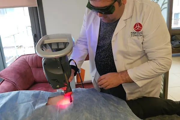 Op Dr Ubeydullah Sevgili | Bel fıtığı Robotik lazer tedavisi ve Nükleoplasti | Eksozom | Hidrojel | Robotik diz protezi - Resim 6