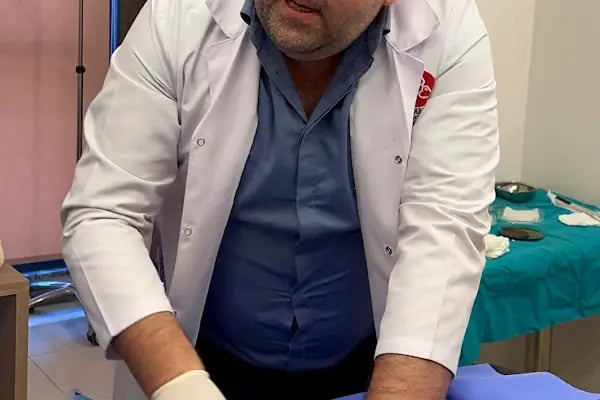 Op Dr Ubeydullah Sevgili | Bel fıtığı Robotik lazer tedavisi ve Nükleoplasti | Eksozom | Hidrojel | Robotik diz protezi - Resim 14