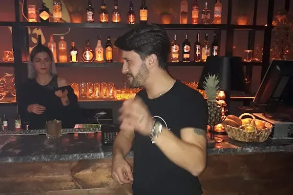 Çiçekli meyhane - Resim 3