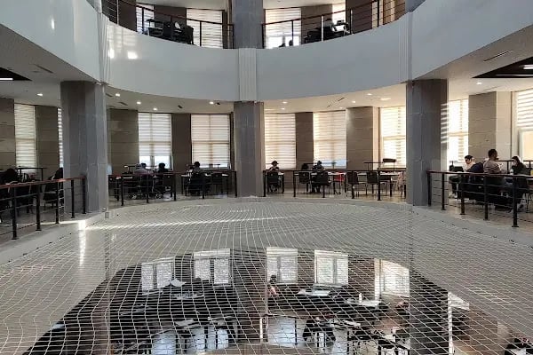 Ondokuz Mayıs Üniversitesi Merkez Kütüphanesi - Resim 3