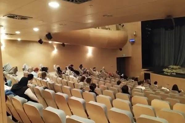 İzmir Devlet Tiyatrosu - Bornova Bozkurt Kuruç Sahnesi - Resim 3