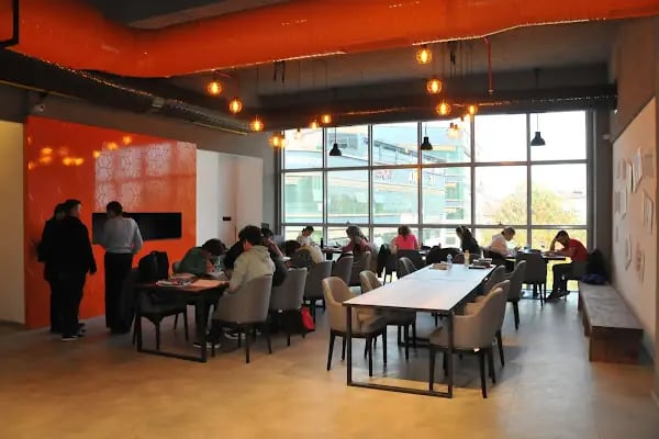 Dönemeç Kitap Kafe - Resim 6