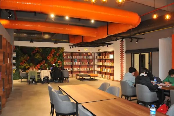 Dönemeç Kitap Kafe - Resim 5