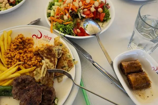 Nihat Usta Akçaabat Köfte - Resim 3