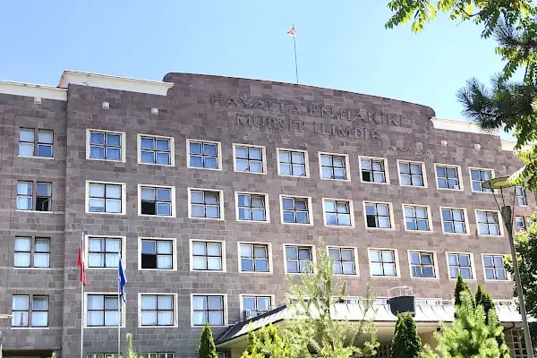 Ankara Üniversitesi Dil ve Tarih-Coğrafya Fakültesi - Resim 2