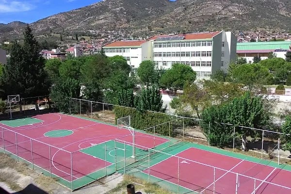 Ülfet Onart Anadolu Lisesi Proje Okulu - Resim 3