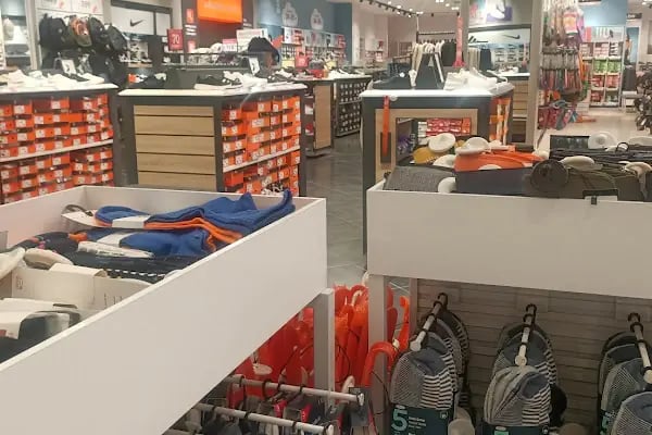 FLO 10 Burda AVM Mağazası - Resim 2