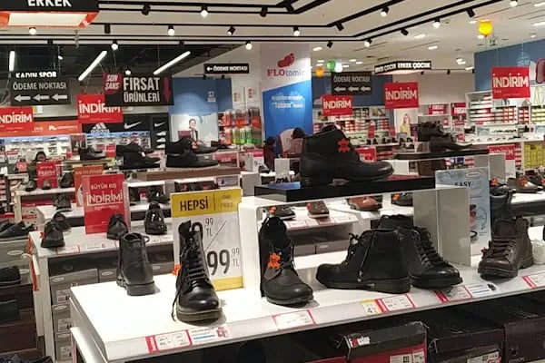 FLO 10 Burda AVM Mağazası - Resim 8