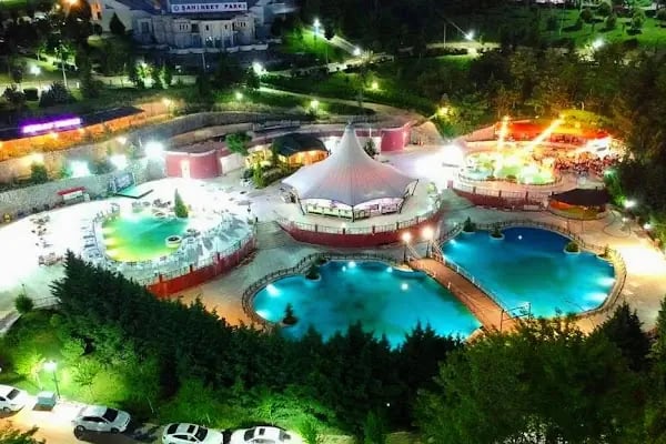 Eşref Saati Cafe Restaurant - Resim 4