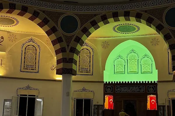 Yüzüncü Yıl Saygınlar Camii - Resim 6