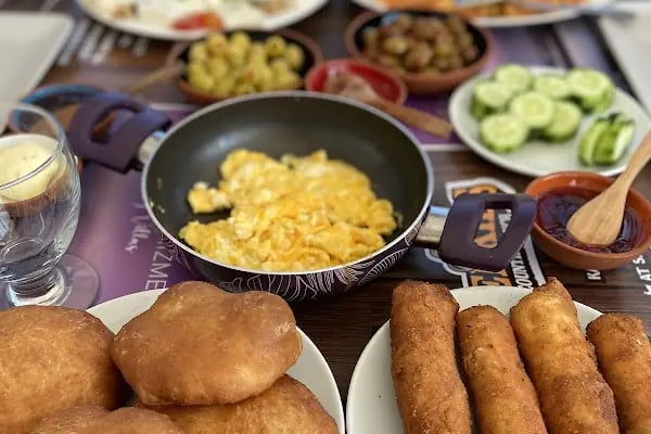 Myndos Balık &amp; Meze Evi - Resim 6
